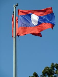Viajero con pasaporte y e-Visa de Laos